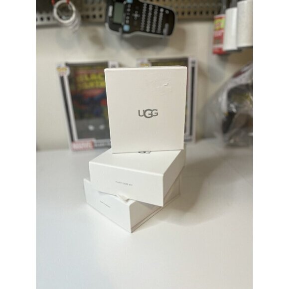 UGG FLUFF CARE KIT Cleaner & Conditioner Boot/‎ Shoe Repair Cloth - Picture 1 of 4